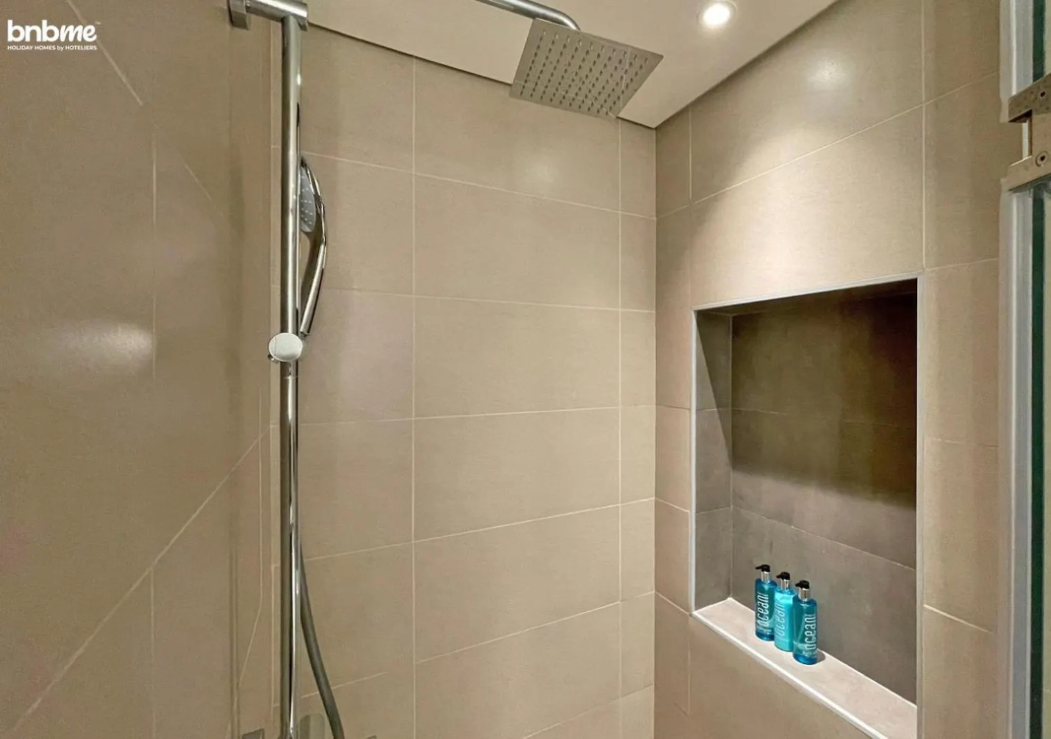 Bnbmehomes - Boulevard Heights Dubai 0*,